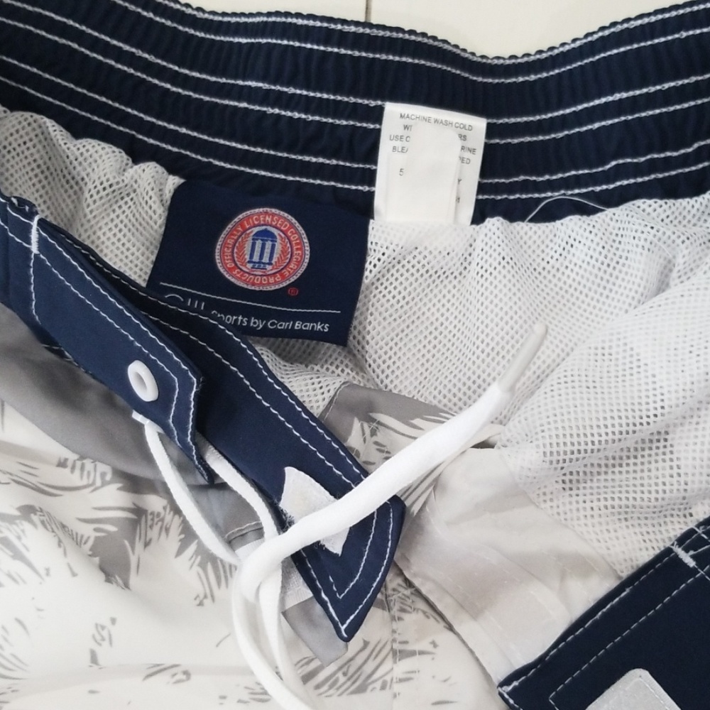 Wolverines Board Shorts Size L - Picture 2 of 3